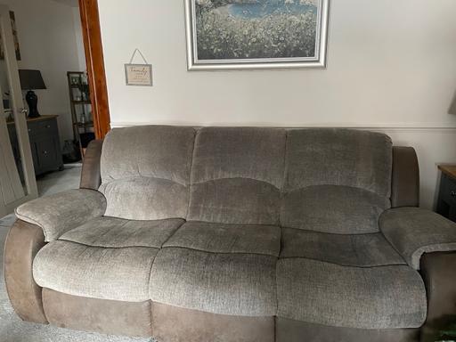 Buy & Sell Martley Malvern Hills - Photos for 3 piece suite with foot lift facility