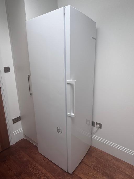 Buy & Sell St Margarets Central London - Photos for Bosch upright freezer (model GSN36VWEPG)