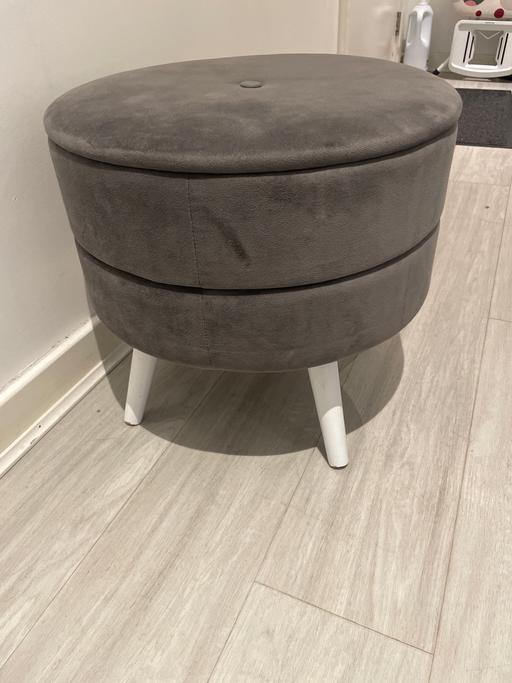 Buy & Sell Limehouse East London - Photos for Grey storage stop with white legs
