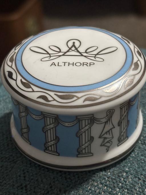 Buy & Sell Kidbrooke South East London - Photos for Althope decorative box with intricate design