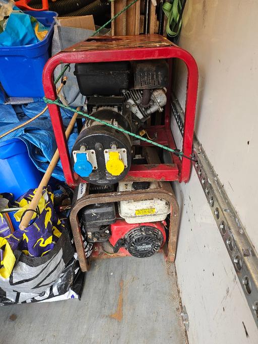 Buy & Sell Lea Preston - Photos for 2x generators