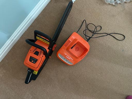 Buy & Sell Desborough North Northamptonshire - Photos for chainsaw and charger yard force