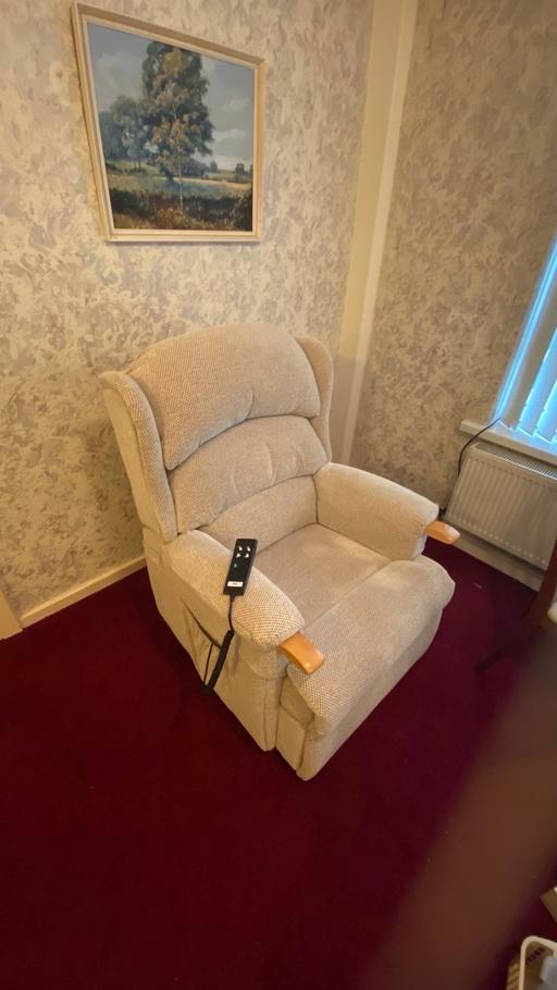 Buy & Sell Moston Manchester - Photos for Hsl rise and recline chair