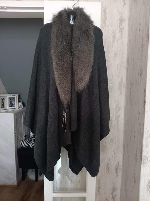 Buy & Sell Hornchurch Havering - Photos for bnwt one size fur collar cape