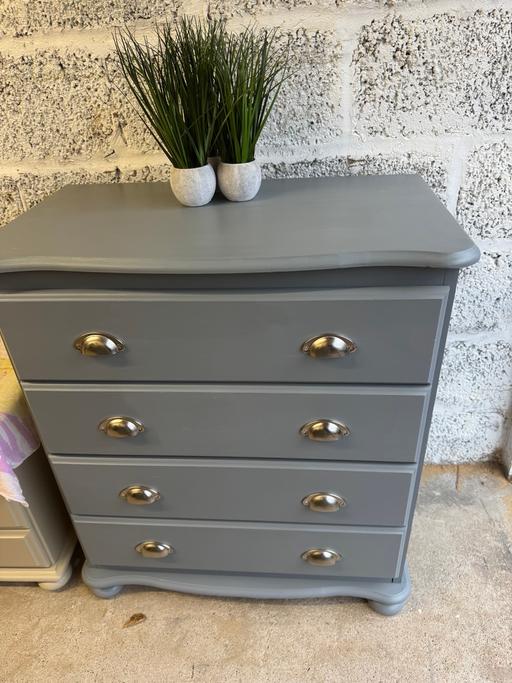 Buy & Sell Hoobrook Wyre Forest - Photos for Solid pine chest of drawers