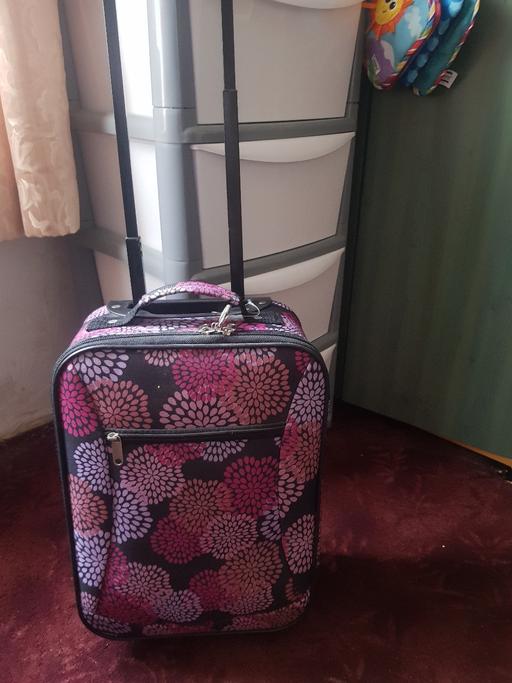 Buy & Sell Longley Sheffield - Photos for suit case small