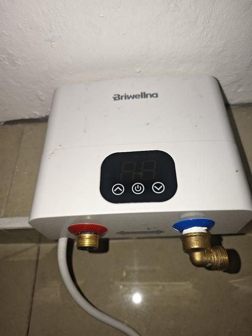 Buy & Sell Knightsbridge Central London - Photos for Briwellna shower hot water on demand