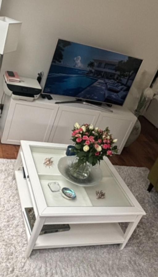 Buy & Sell - Photos for White Coffee Table