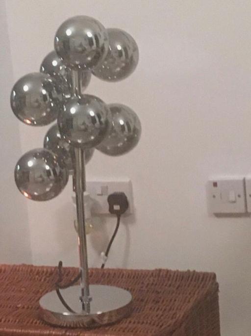 Buy & Sell Borough South East London - Photos for 7 way orb light - large table lamp