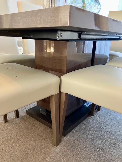 Buy & Sell Blackfen South East London - Photos for Beautiful Italian dining table extends