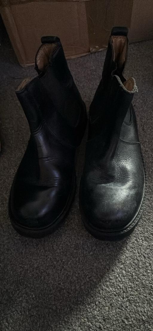 Buy & Sell Blackfield New Forest - Photos for Smart boots