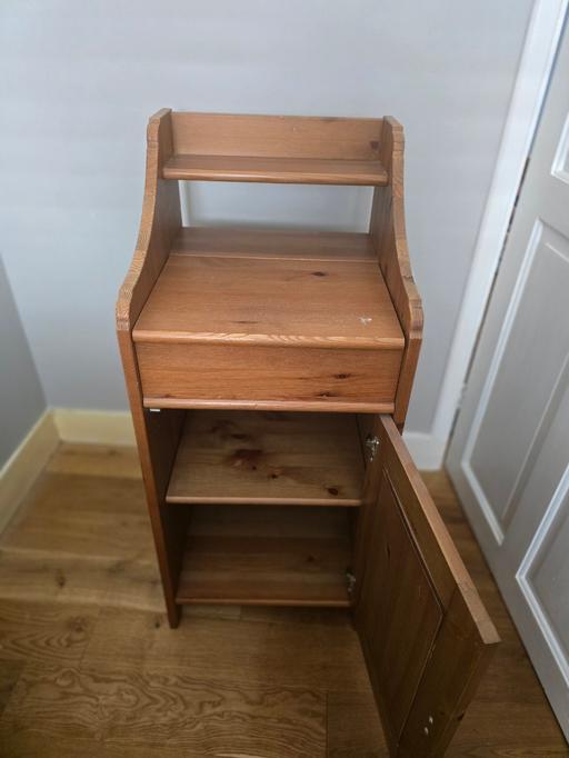 Buy & Sell Quine`s Hill Douglas - Photos for Used Solid wood bedside Table
