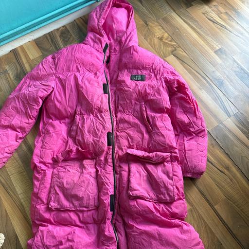 Buy & Sell Phipps Bridge Station Merton - Photos for Pink puffer jacket