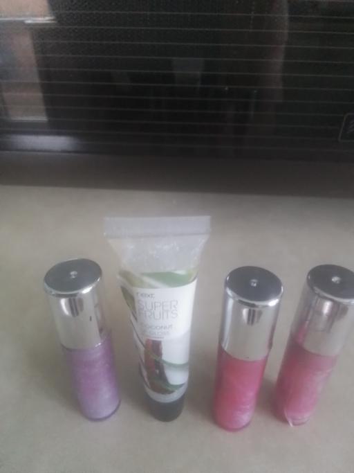 Buy & Sell Streetly Walsall - Photos for FOUR LIP GLOSSES