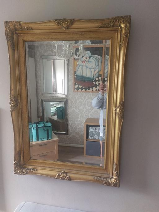 Buy & Sell Enfield North London - Photos for Gold gilt mirror.