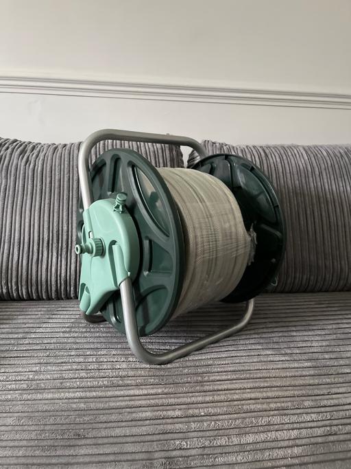 Buy & Sell Toronto County Durham - Photos for Garden hose on winder