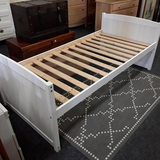 Buy & Sell Saint Pauls Trading Estate Tameside - Photos for White pine 3ft SINGLE bed frame
