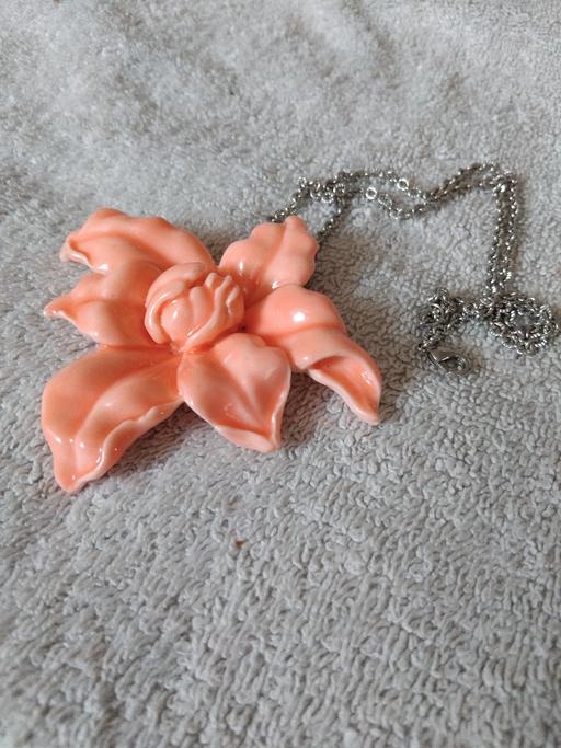 Buy & Sell Milton Regis Swale - Photos for orange flower necklace