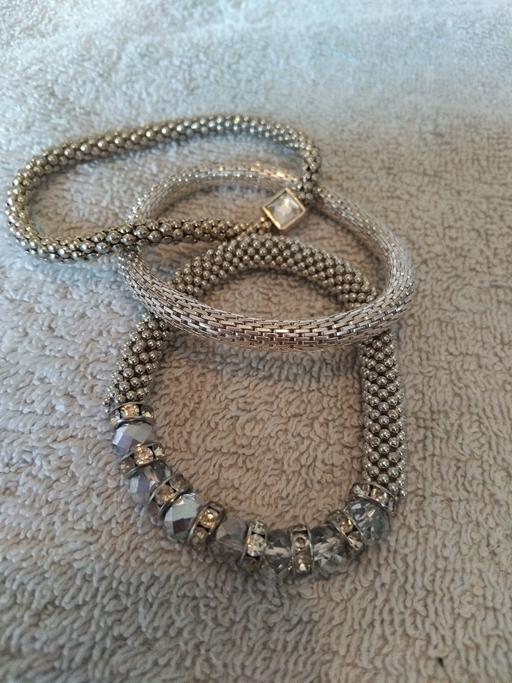 Buy & Sell Kemsley Swale - Photos for 3 silver braclets