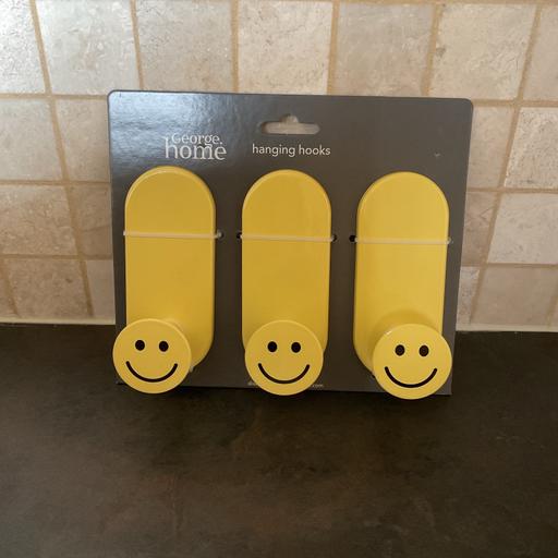 Buy & Sell Roby Knowsley - Photos for Yellow Lucky Charm Smiles Hooks x 3