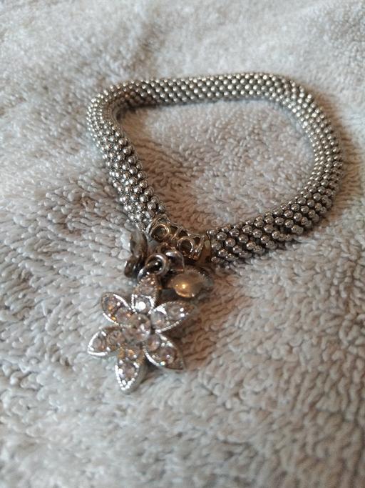 Buy & Sell Kemsley Swale - Photos for silver flower bracelet