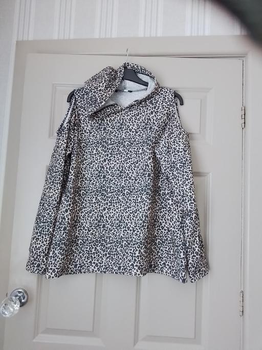Buy & Sell Bells Mill Dudley - Photos for size 14/16 cold shoulder hoodie