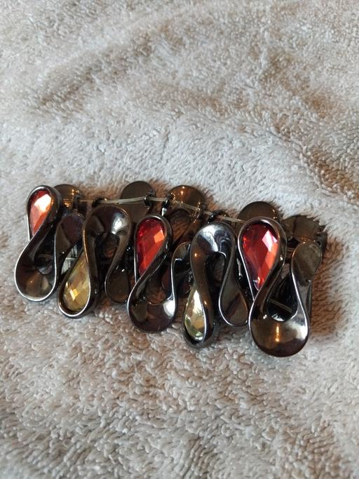 Buy & Sell Kemsley Swale - Photos for colour braclet one stone missing