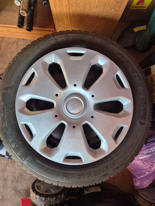 Vehicles Rhiwbina Cardiff - Photos for Two 14'' Ford hubcaps