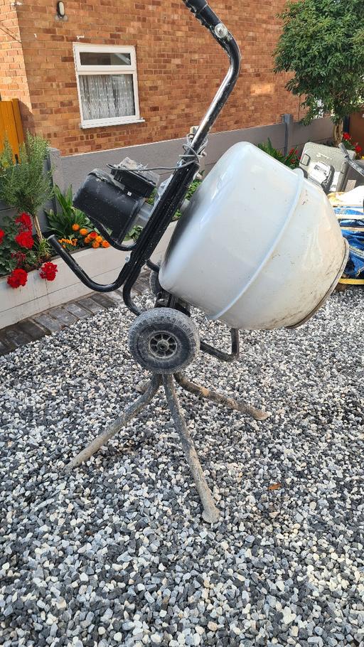 Buy & Sell Crewe Cheshire East - Photos for Cement mixer
