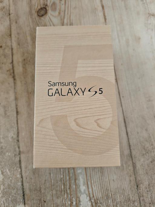 Buy & Sell Greenford Ealing - Photos for Samsung Galaxy S5 retail box.