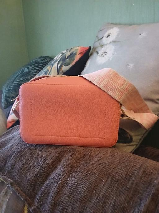 Buy & Sell Market Weighton East Riding of Yorkshire - Photos for pink bag..