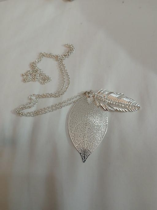 Buy & Sell Wedges Mills South Staffordshire - Photos for PRETTY NECKLACE NEW BOXED 27 INCH +PENDANT 3