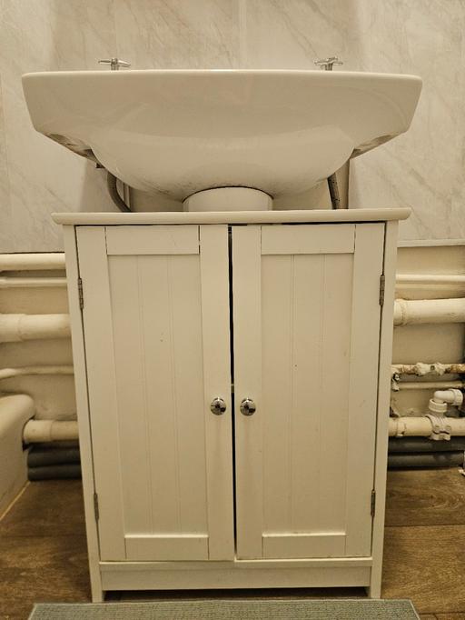 Buy & Sell Battersea South West London - Photos for bathroom cabinet & sink cupboard units