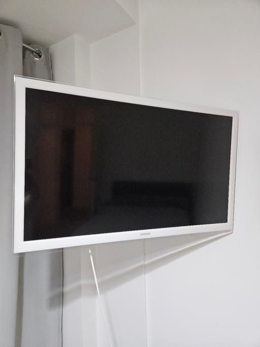 Buy & Sell Battersea South West London - Photos for TV 32