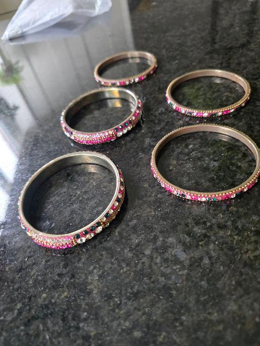 Classes Rowley Regis Sandwell - Photos for 3 bangles- marked - ok for craft