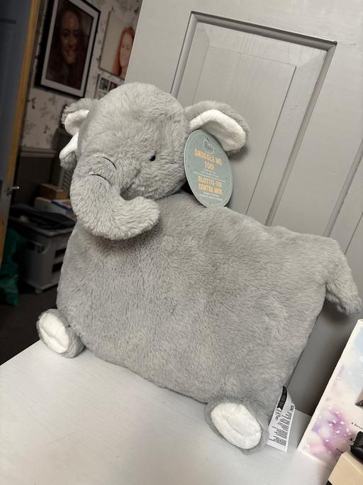 Buy & Sell Duckmanton Chesterfield - Photos for Little miracles elephant snuggle pillow