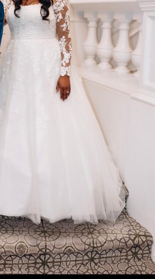 Buy & Sell Waterloo Central London - Photos for Beautiful place ivory bridal dress
