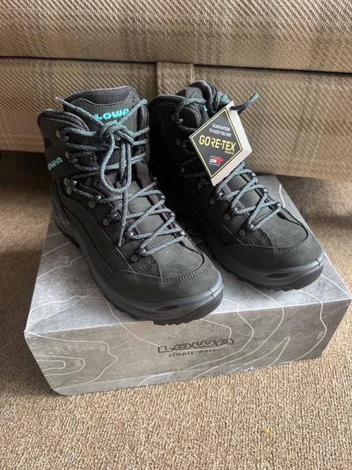 Buy & Sell Kinloss Moray - Photos for Lowa goretex hiking boots size 5.5 uk