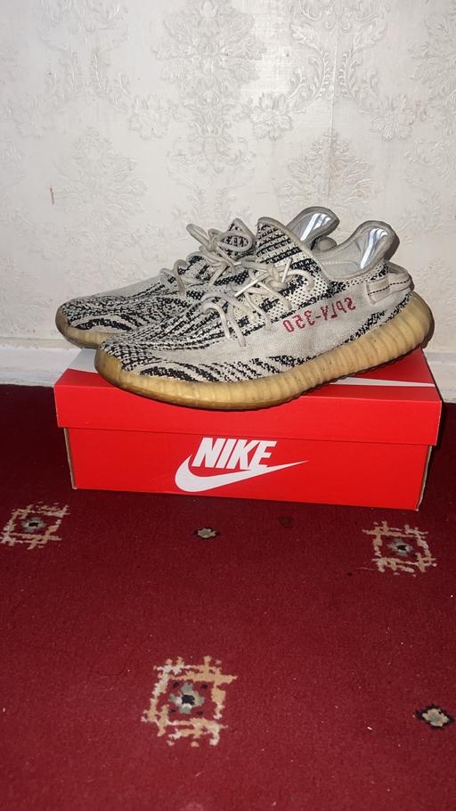Buy & Sell Woodford Green Redbridge - Photos for Badly used pair Yeezy 350 zebra