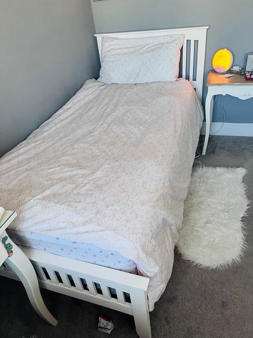 Buy & Sell White City West London - Photos for White Wooden Single Bed with Mattress