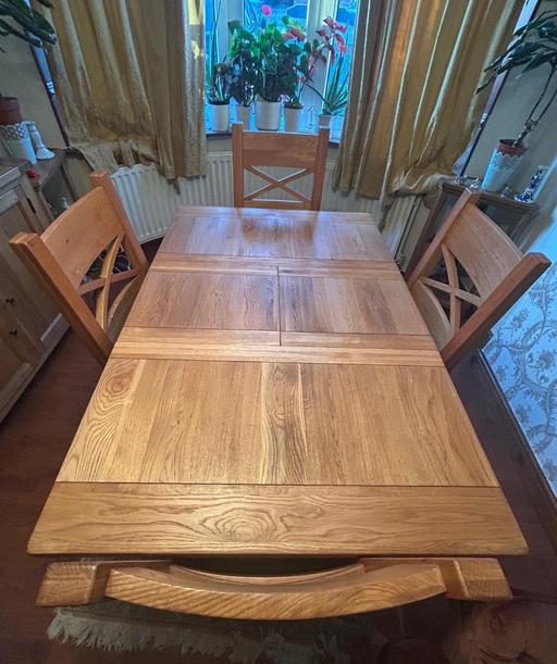 Buy & Sell Great Barr Sandwell - Photos for Extendable Solid Oak Dining Table + 4 Chairs