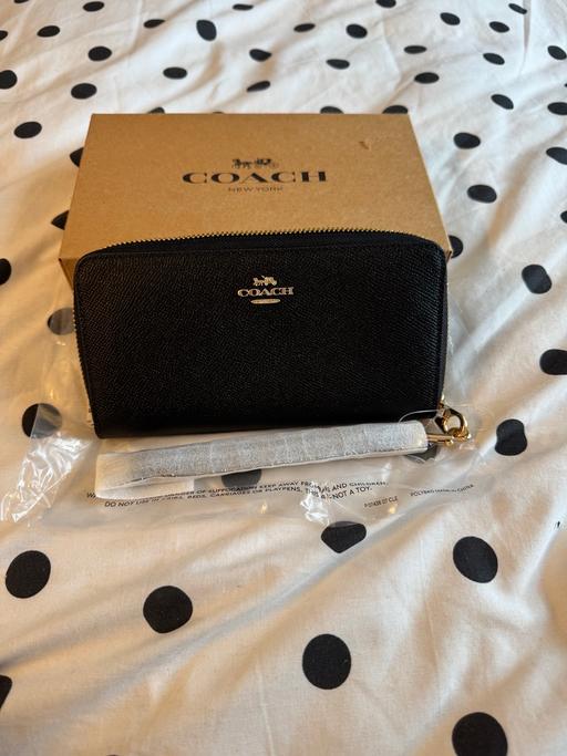 Buy & Sell Falconwood South East London - Photos for coach purse with strap