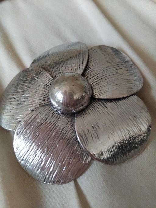 Buy & Sell Milton Regis Swale - Photos for silver flower pendant