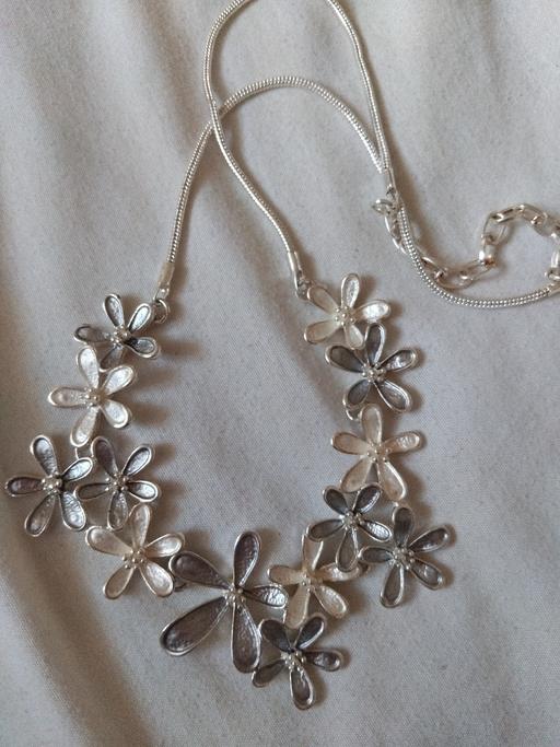 Buy & Sell Milton Regis Swale - Photos for flower necklace