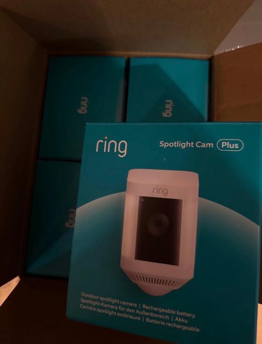 Buy & Sell Becontree East London - Photos for Ring Spotlight Cam Plus
