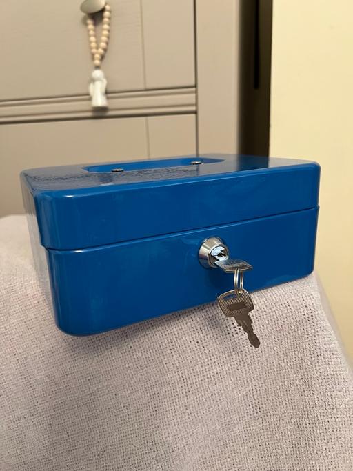 Buy & Sell Easington Lane Sunderland - Photos for Strong Metal Storage Tin ( New )