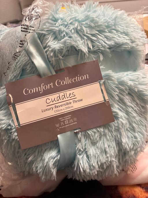 Buy & Sell Duckmanton Chesterfield - Photos for Comfort collection cuddles throw
