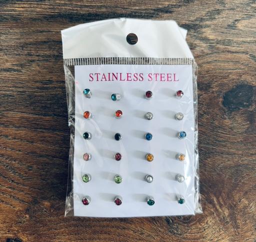 Buy & Sell Woodcross Wolverhampton - Photos for 12pairs earrings