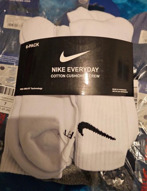Buy & Sell Kingston Barnsley - Photos for 6 pairs Nike socks