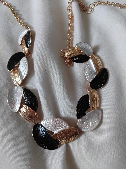 Buy & Sell Kemsley Swale - Photos for black and gold necklace